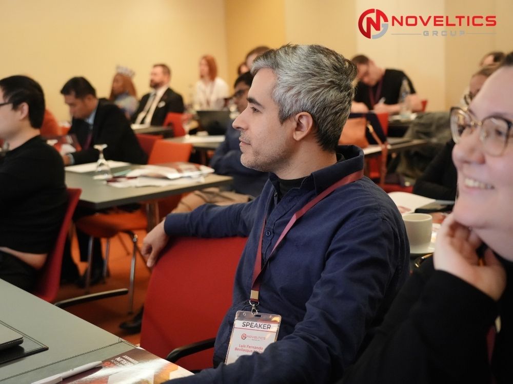 Luis Fernando Bevilacqua engaged in presentation at Autism Research Germany 2026