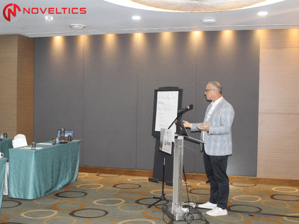 Noveltics-Artificial-Intelligence-Presentation